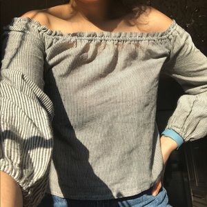 BRANDY MELVILLE OFF THE SHOULDER SHIRT